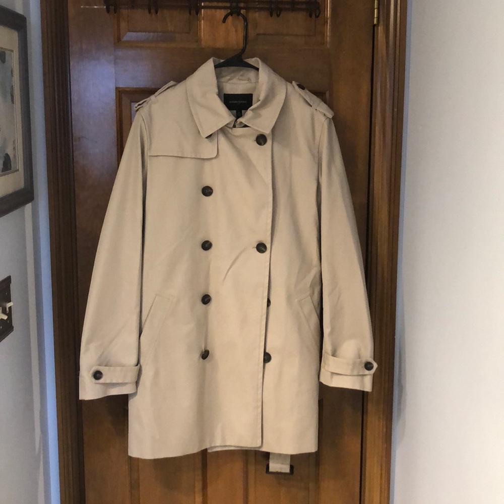 Men’s Tan Banana Republic Trench Coat (M)